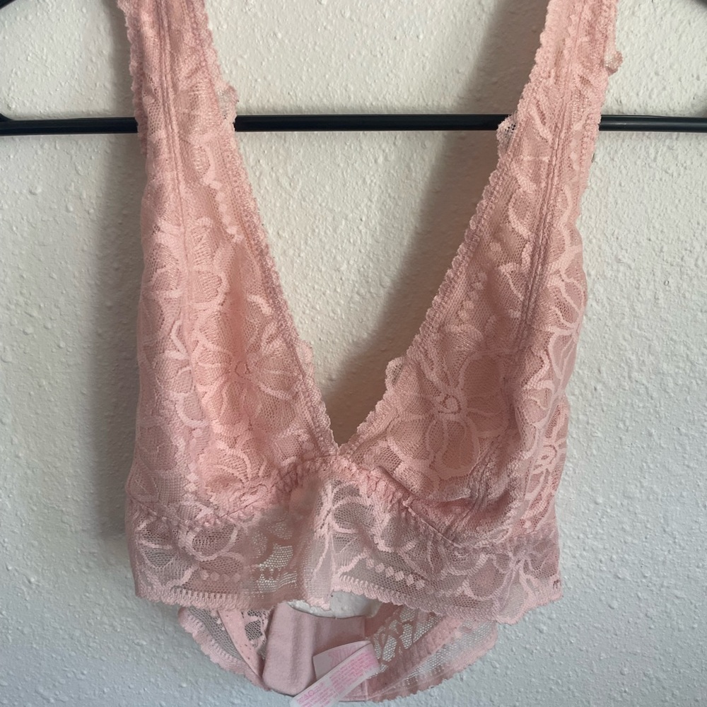 Victoria’s Secret Lace Halter Bralette Pink Size S